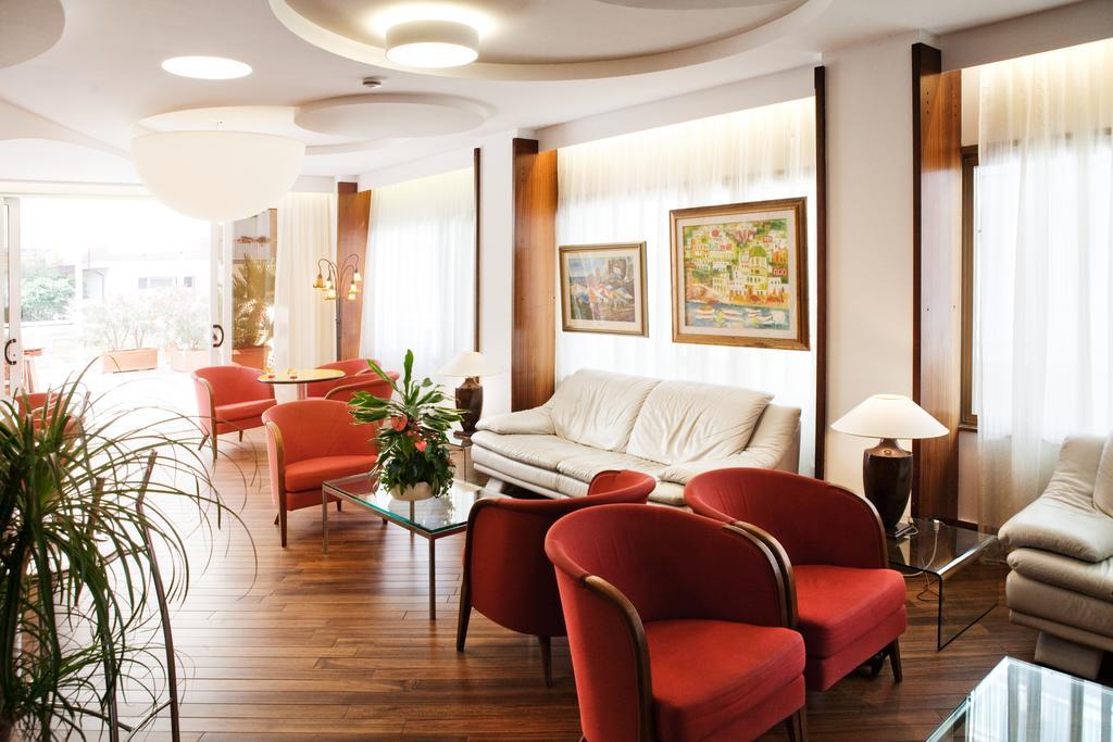 Hotel Continental サン・ベネデット・デル・トロント エクステリア 写真